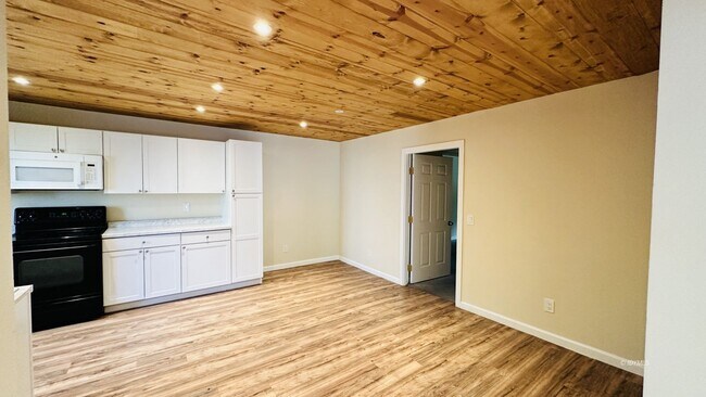 Foto del edificio - Walk to town 1 Bedroom Apartment