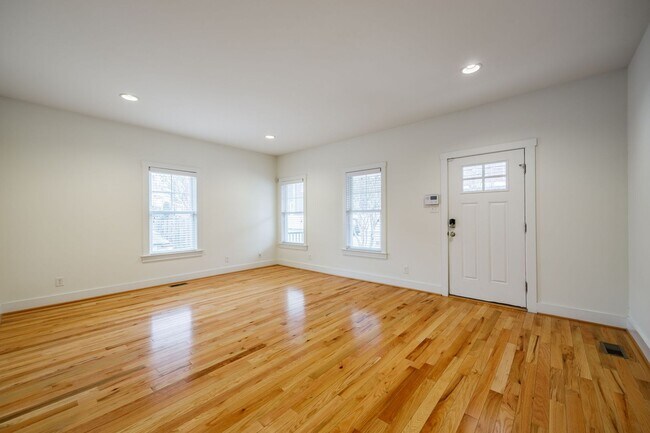 Foto del edificio - 408 N Robinson St