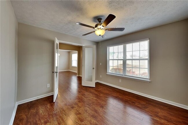 Foto del edificio - 7550 Springmill Ct