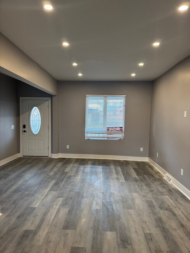 Foto del edificio - 3374 Webster Ave