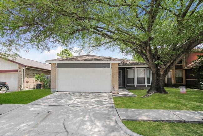 Building Photo - 3425 Benfield Dr