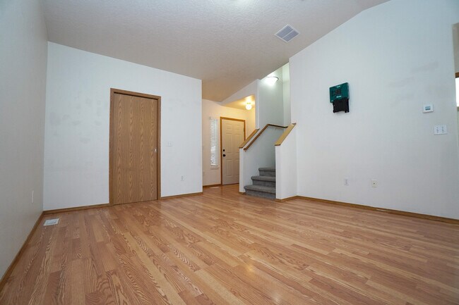 Foto del edificio - 265 N Paradise Ave