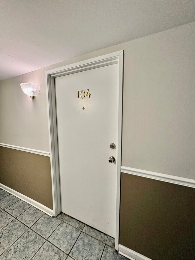 Building Photo - 1557 Jill Ct