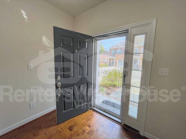 Foto del edificio - 1128 Winsford Ln