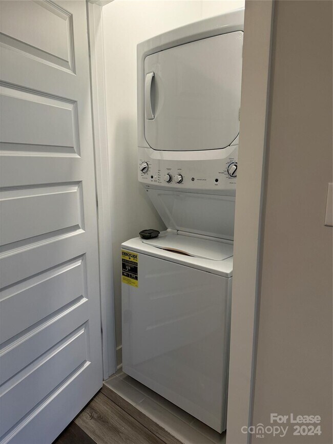 Foto del edificio - 259 S Bruns Ave