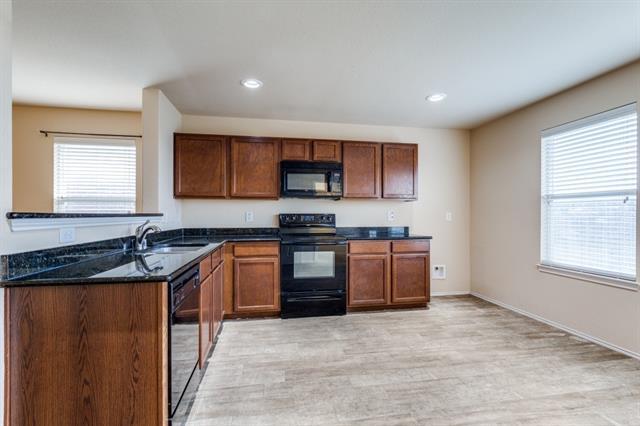 Foto del edificio - 325 Chalkstone Dr