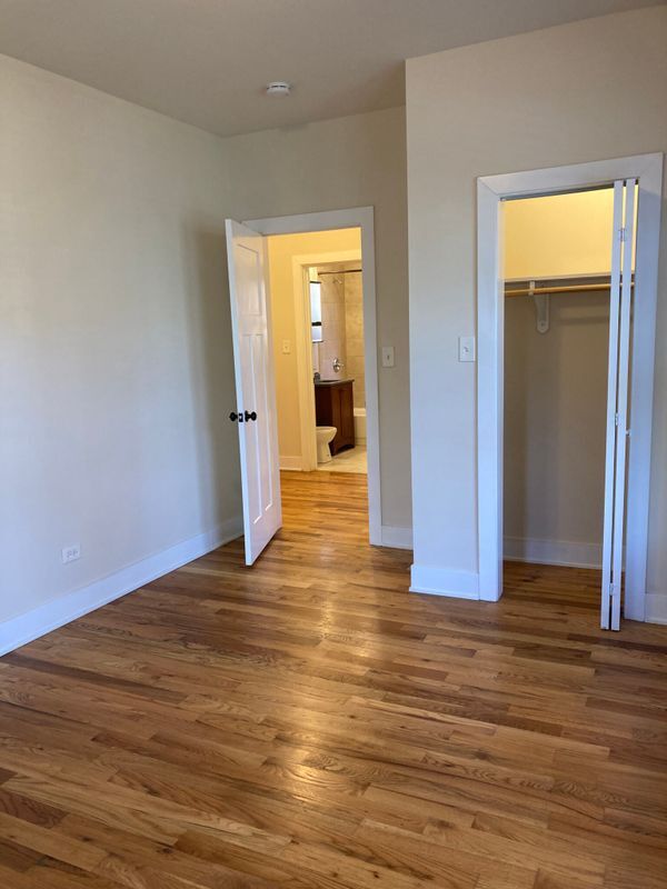 Foto del edificio - 1025 Dempster St
