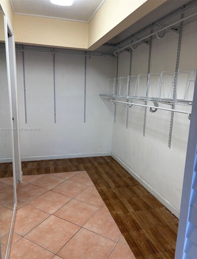 Foto del edificio - 4849 SW 152nd Ct