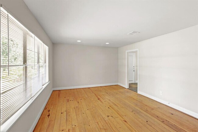 Foto del edificio - 323 West St