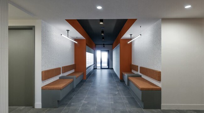 Photo du bâtiment - 1188B Cummings Av