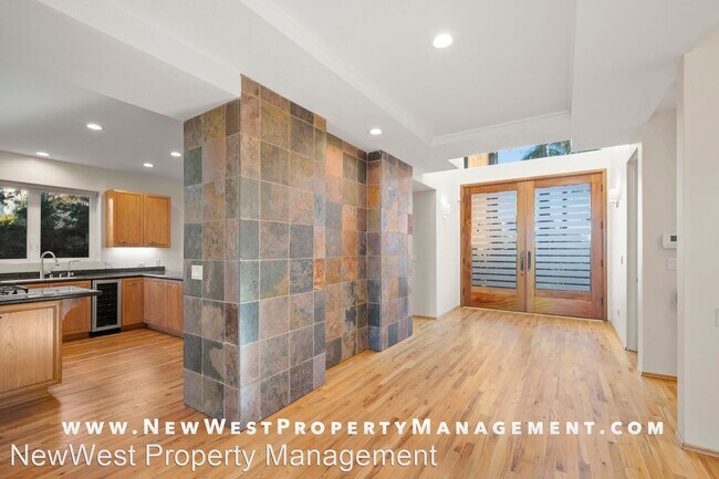 Building Photo - 5 br, 5.5 bath House - 13662 Nogales Dr