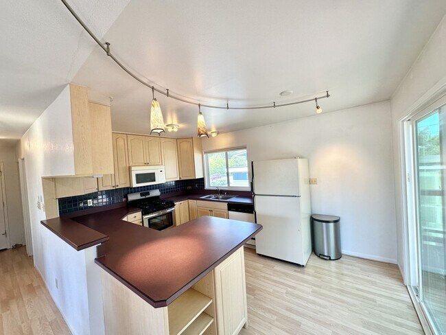 Foto del edificio - Newly Updated 4 Bedroom UMED Home!