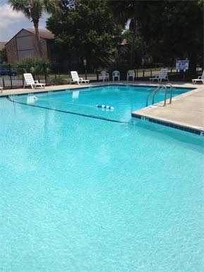 Piscina - West Village Apartments