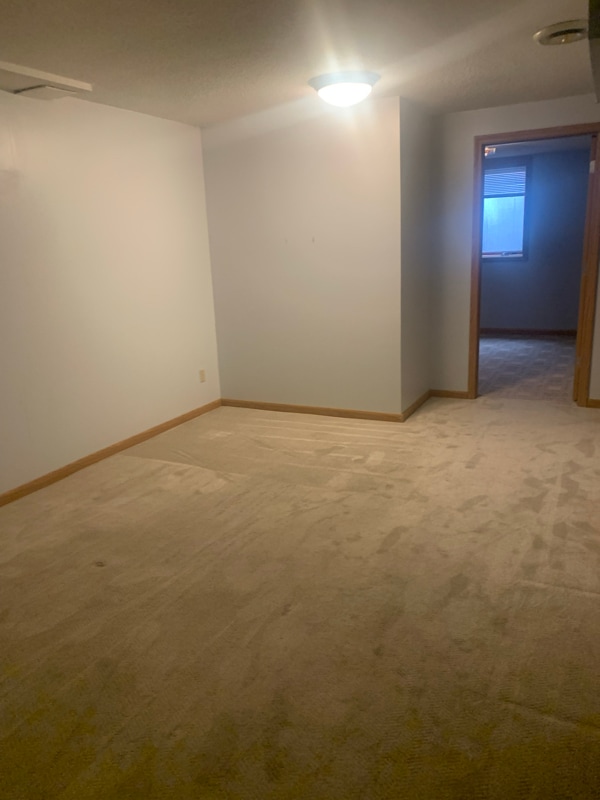 Building Photo - 10472 Valley Forge Ln N