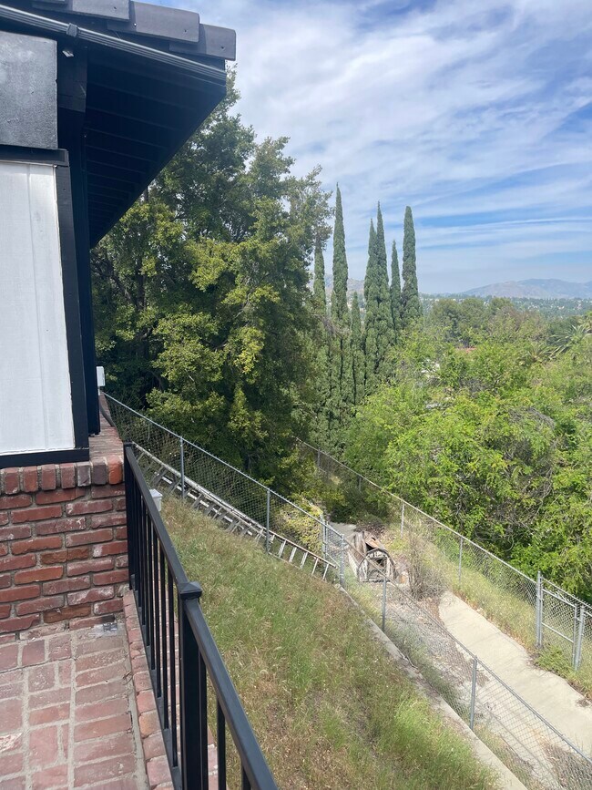 Foto del edificio - 19122 Clymer St