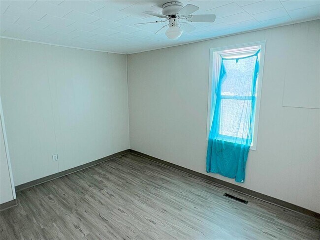 Photo du bâtiment - 17 4 Ave SW