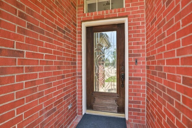 Foto del edificio - 25215 Aughton Dr