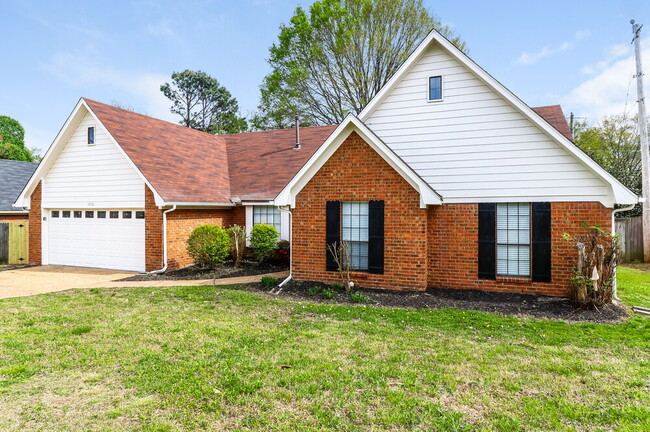 Building Photo - 1376 Hardwood Trail