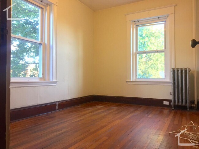 Building Photo - No Brokers Fee, No Security Deposit, heat, Hot Water Included, Porch, Laundry, Parking for Rent