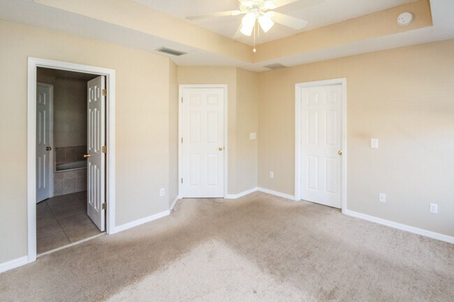 Building Photo - 3 Bed /2.5 Bath  Beautiful Mediterranean O...