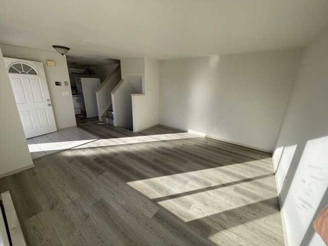 Foto del edificio - Beautifully Remodeled 3-Bedroom Home with Fenced Yard & Covered Parking