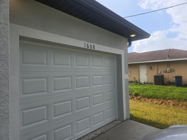 Foto del edificio - Brand New 2/2/1- SW Lehigh Acres