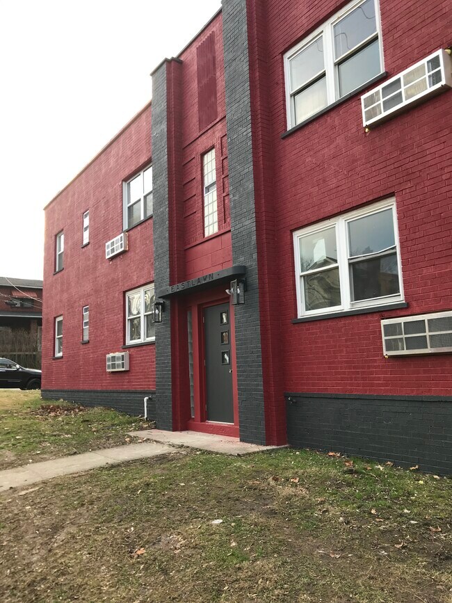 Foto del edificio - Eastlawn Properties