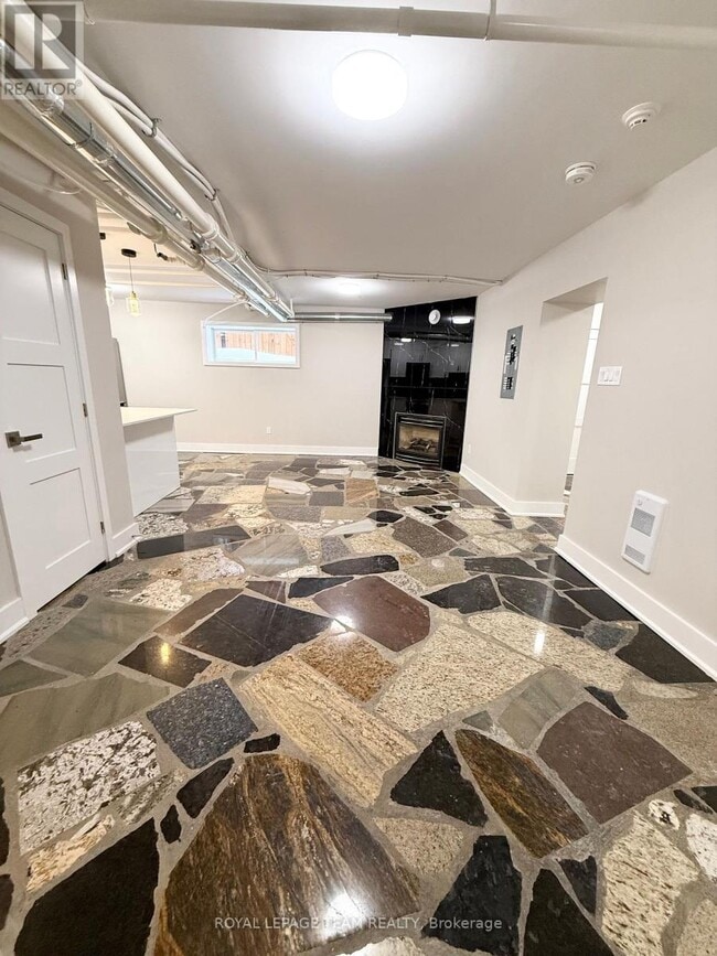 Photo du bâtiment - 325 Cooper St