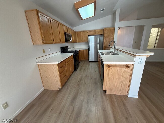 Foto del edificio - 1328 Maplegrove Cir