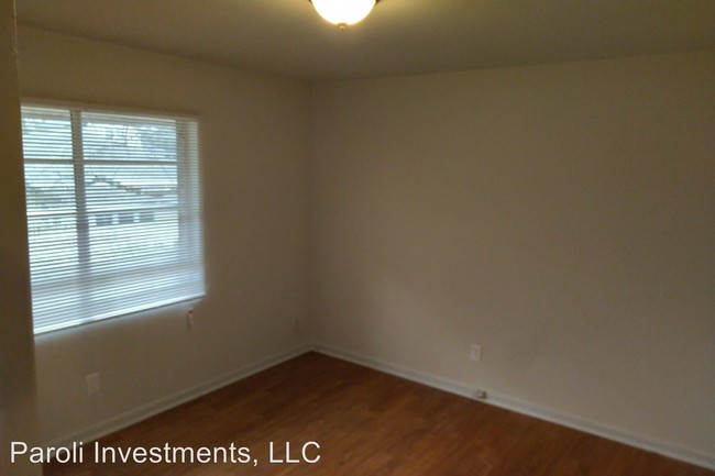 Foto del edificio - 2 br, 1 bath Apartment - 1728 West Forrest