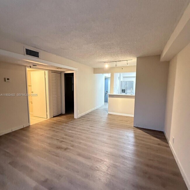 Foto del edificio - 546 SW 1st St