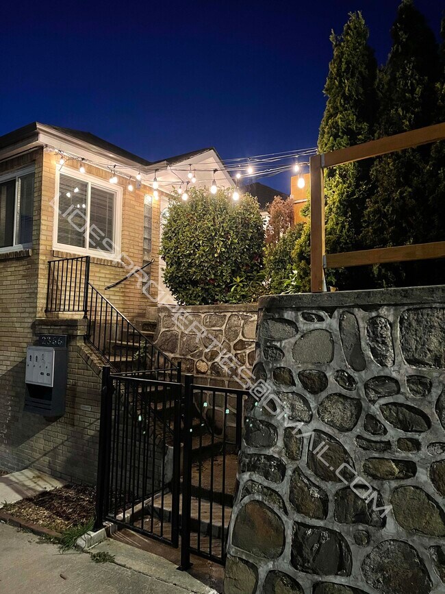 Foto del edificio - 2366 Beacon Ave S