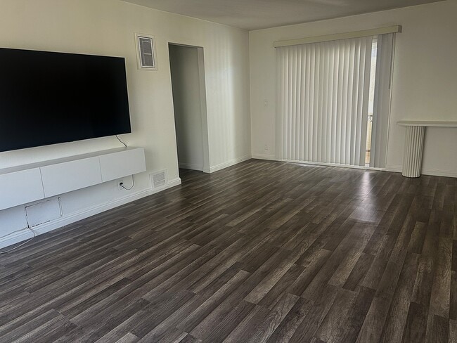 Foto del edificio - 12351 Oxnard St