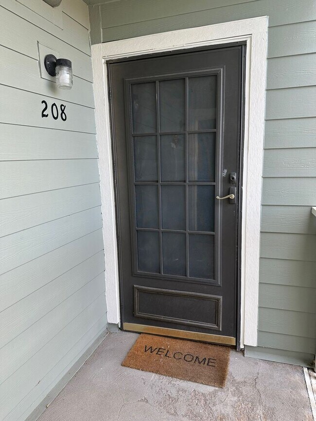 Photo - Bright & Updated 2Bd/1Ba Condo in Aurora