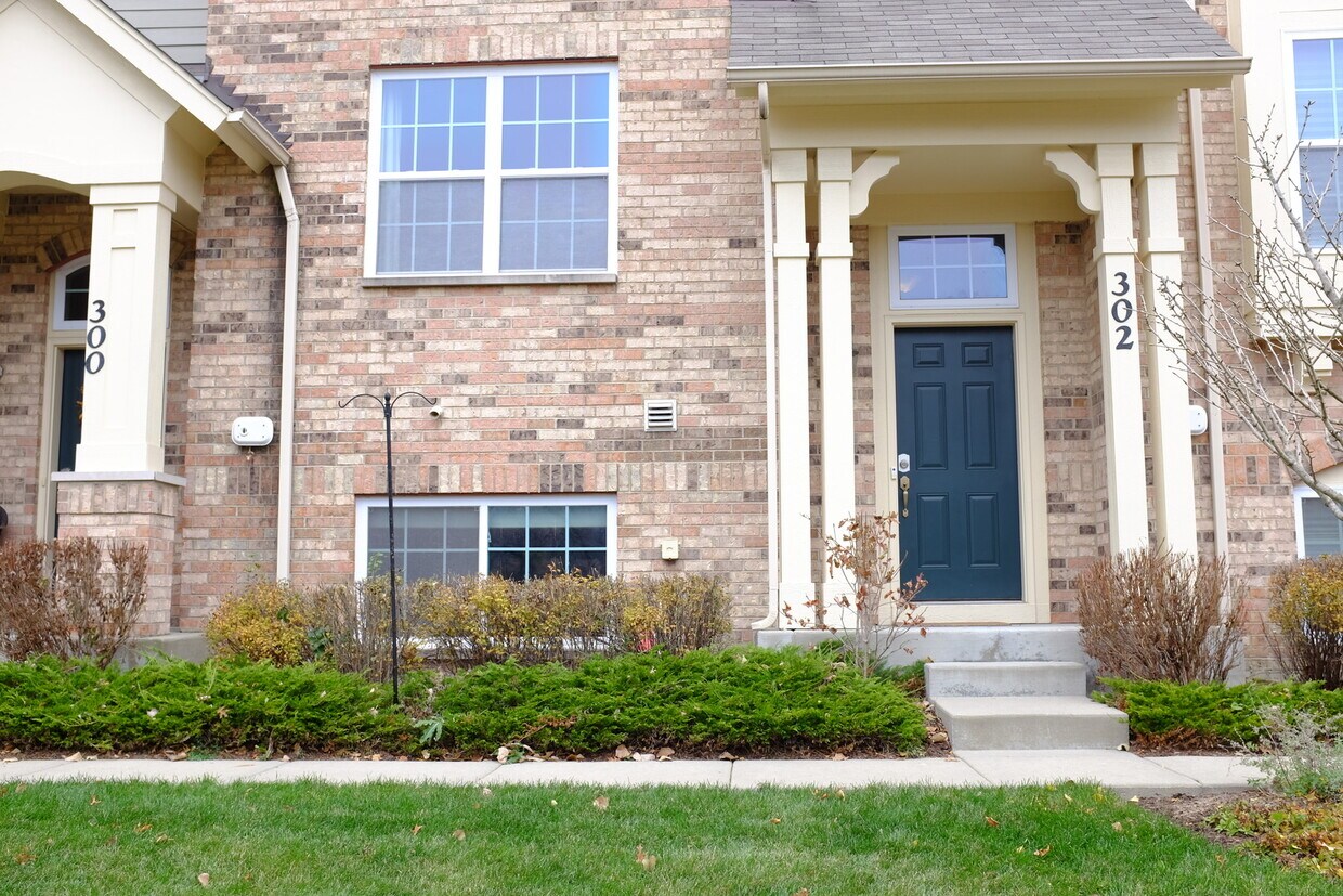 302 Prairie Ct, Morton Grove, IL 60053 Townhome Rentals in Morton