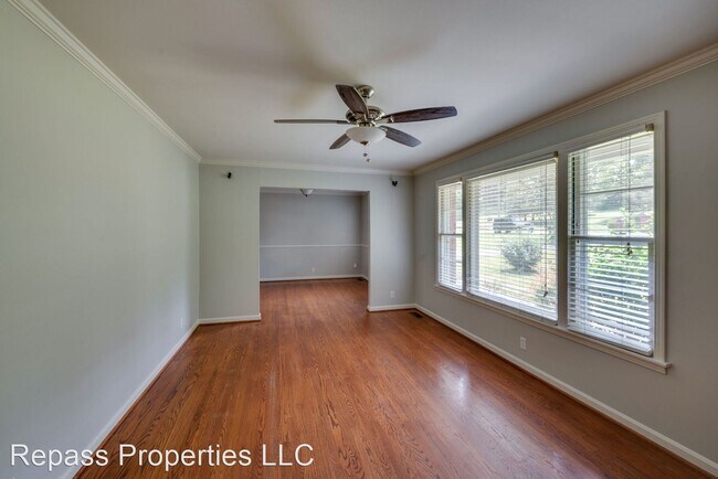 Building Photo - 3 br, 2 bath House - 303 Browning Road