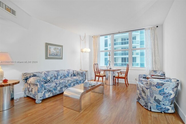 Foto del edificio - 4747 Collins Ave