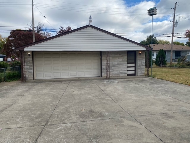 Building Photo - 1660 Almara Cir