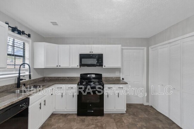 Foto del edificio - 321 Summerwood Ln