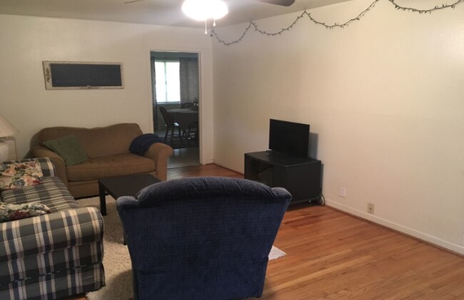 Foto del edificio - 3902 Oaklawn St