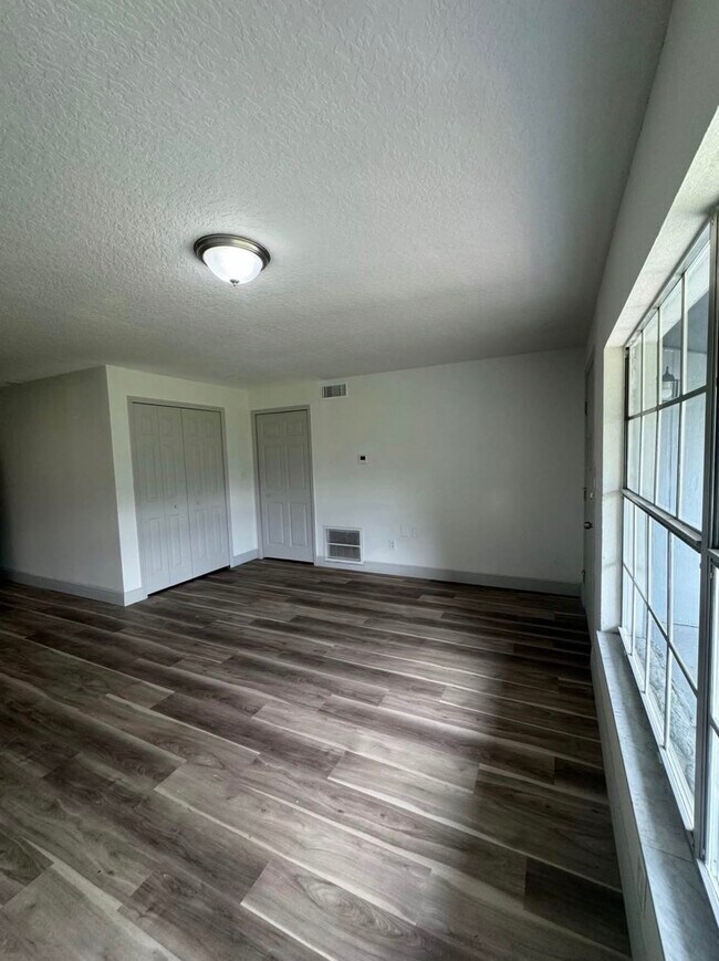Foto del edificio - 7607 High Meadow Cir