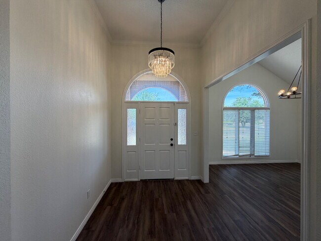 Foto del edificio - Beautiful Newly Updated Home in Whisperwood!