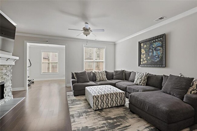 Building Photo - 1097 Township Square