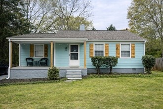 Building Photo - 470 Clover St