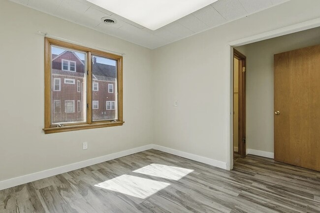 Building Photo - 66 Cazenovia St