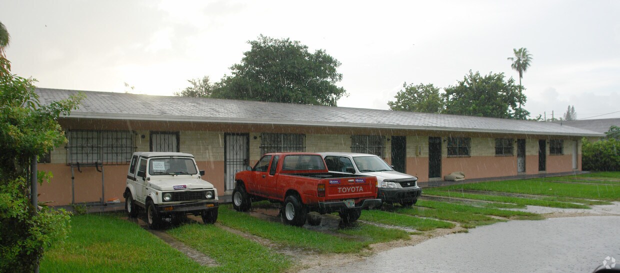 Building Photo - 140 NW 77th St