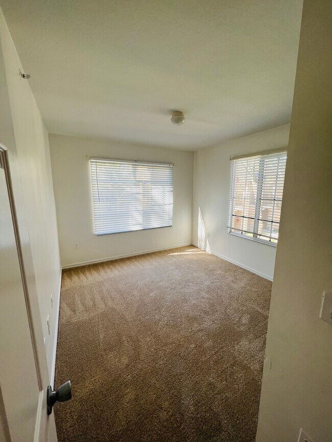 Building Photo - 4115 San Marino Blvd