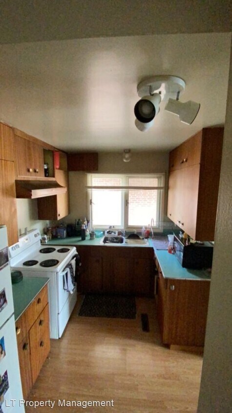 Primary Photo - 6 br, 2 bath House - 1307 E Mission Ave