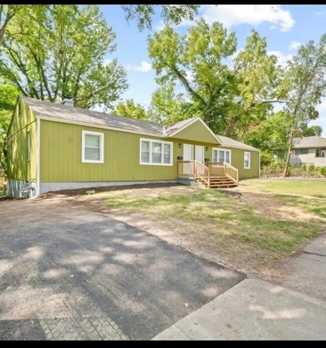 Foto del edificio - 5756 Indiana Ave