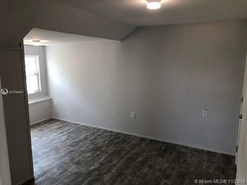 Foto del edificio - 274 E 9th St
